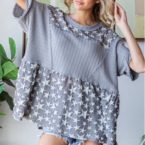 OHSTB Oli and Hali STAR JACQUARD CONTRAST FLARE HEM SHORT SLEEVE TOP - Picture 1 of 4